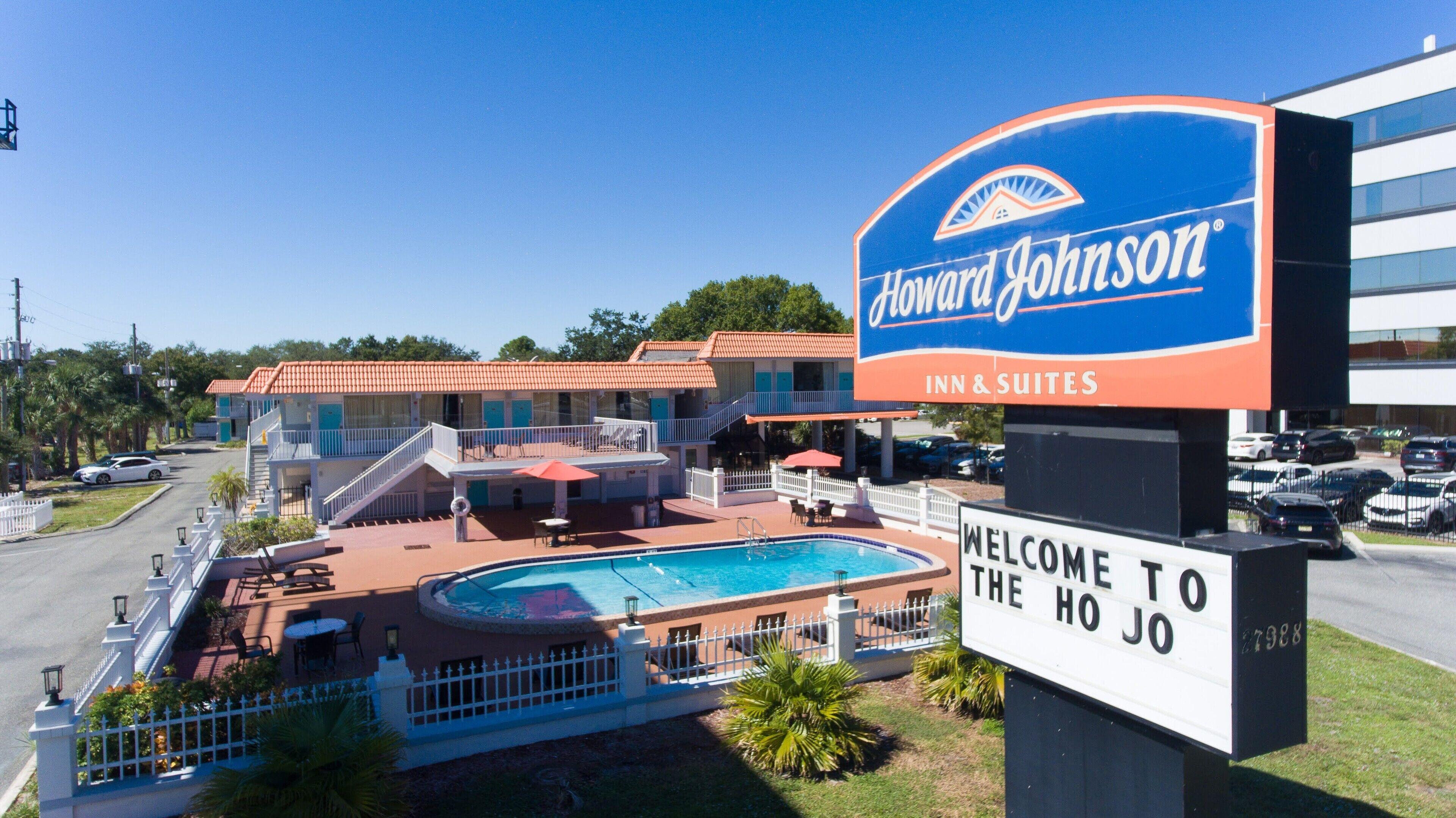 4 Smart 2-Star Hotels Near BayCare Ballpark Worth Booking