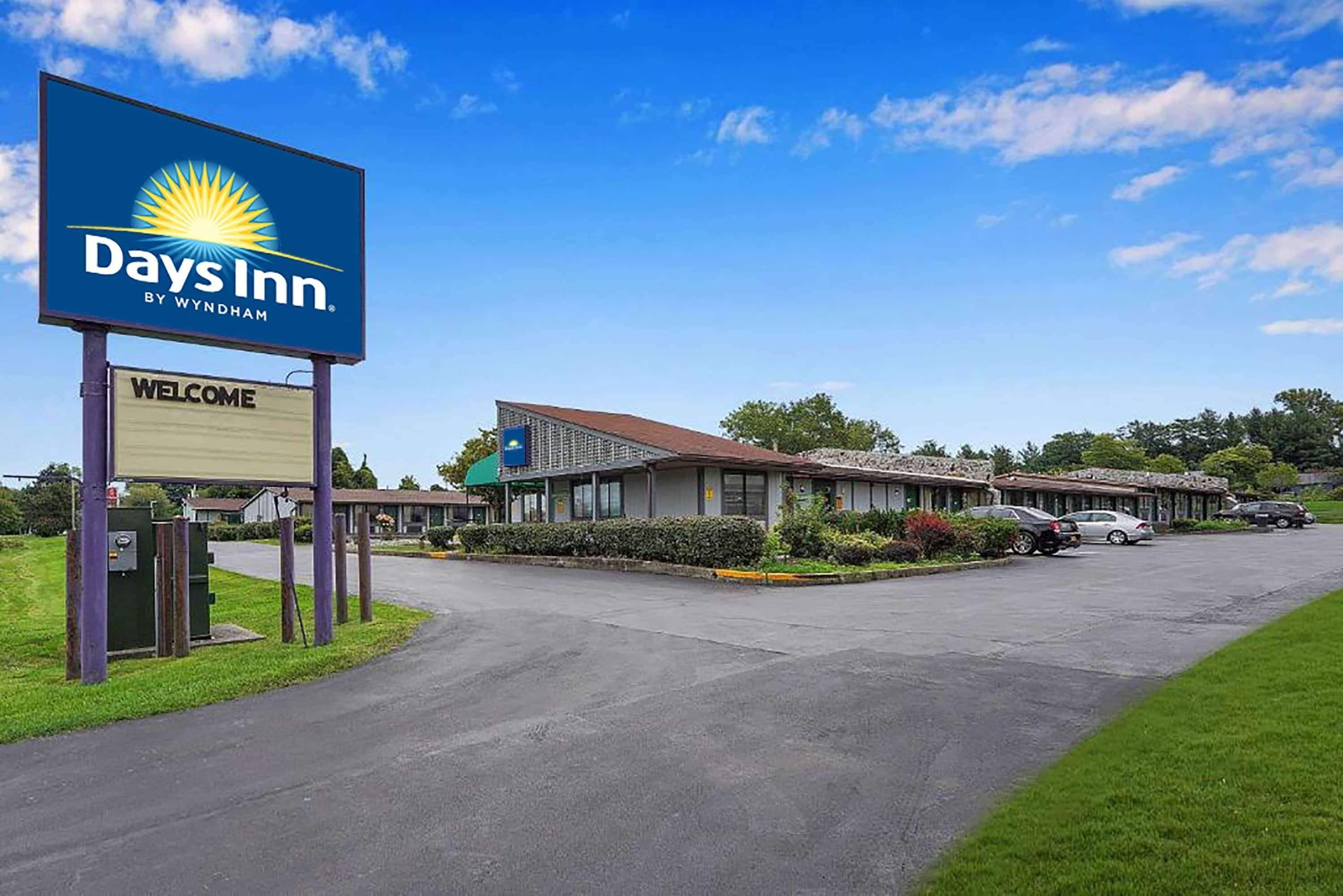 5 Smart Airport Hotels Near Park Central Presbyterian Church