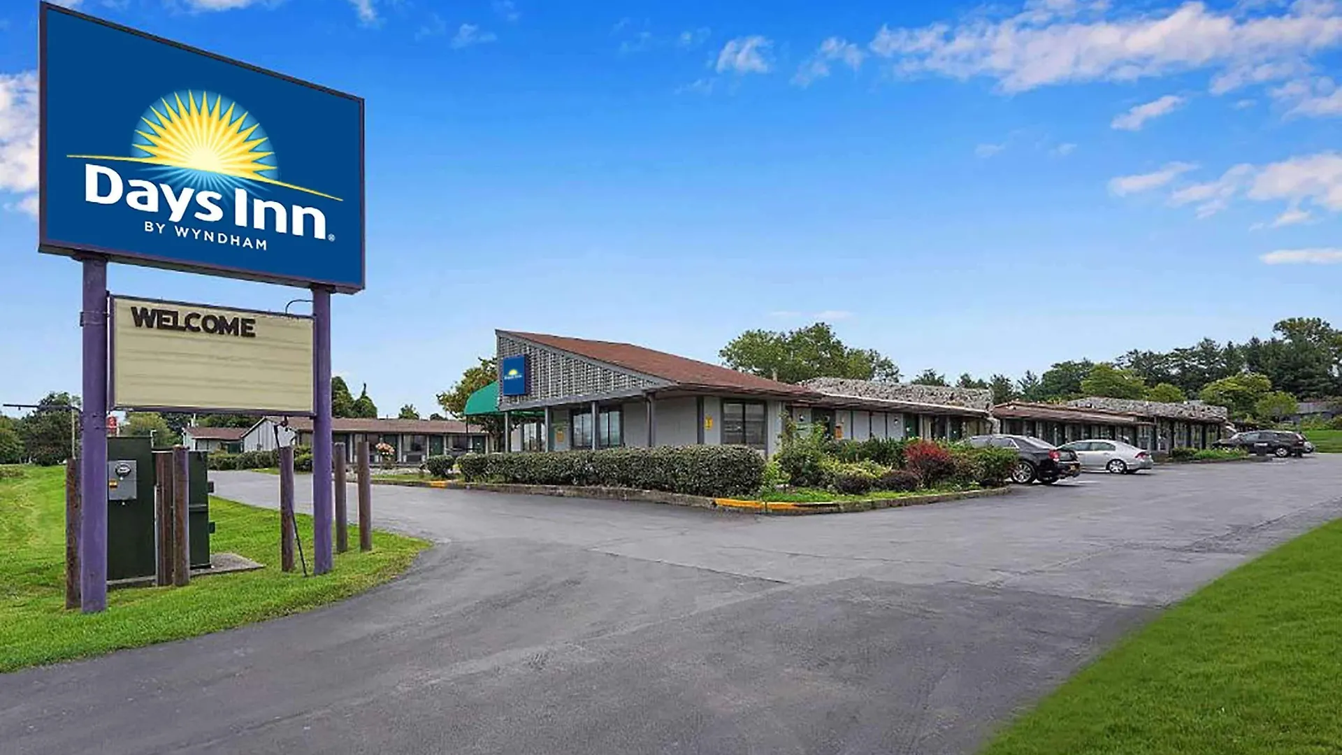 5 Smart Airport Hotels Near Park Central Presbyterian Church