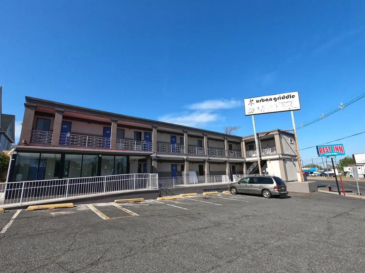 4 Budget Hotels Near Jersey Gardens That Deliver Value
