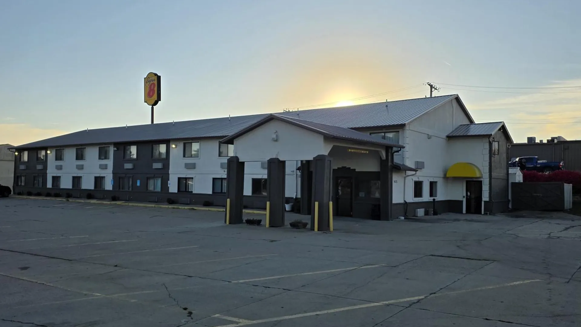4 Smart Golf Hotels Near Little League Concession Worth Booking